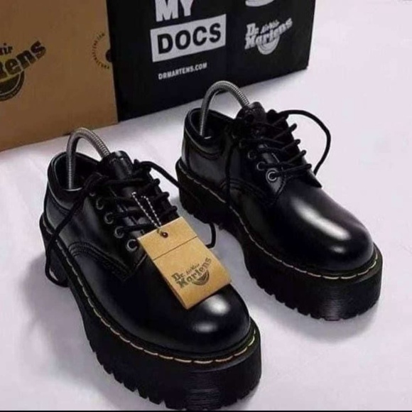 Shoe - Picture 2 of 2